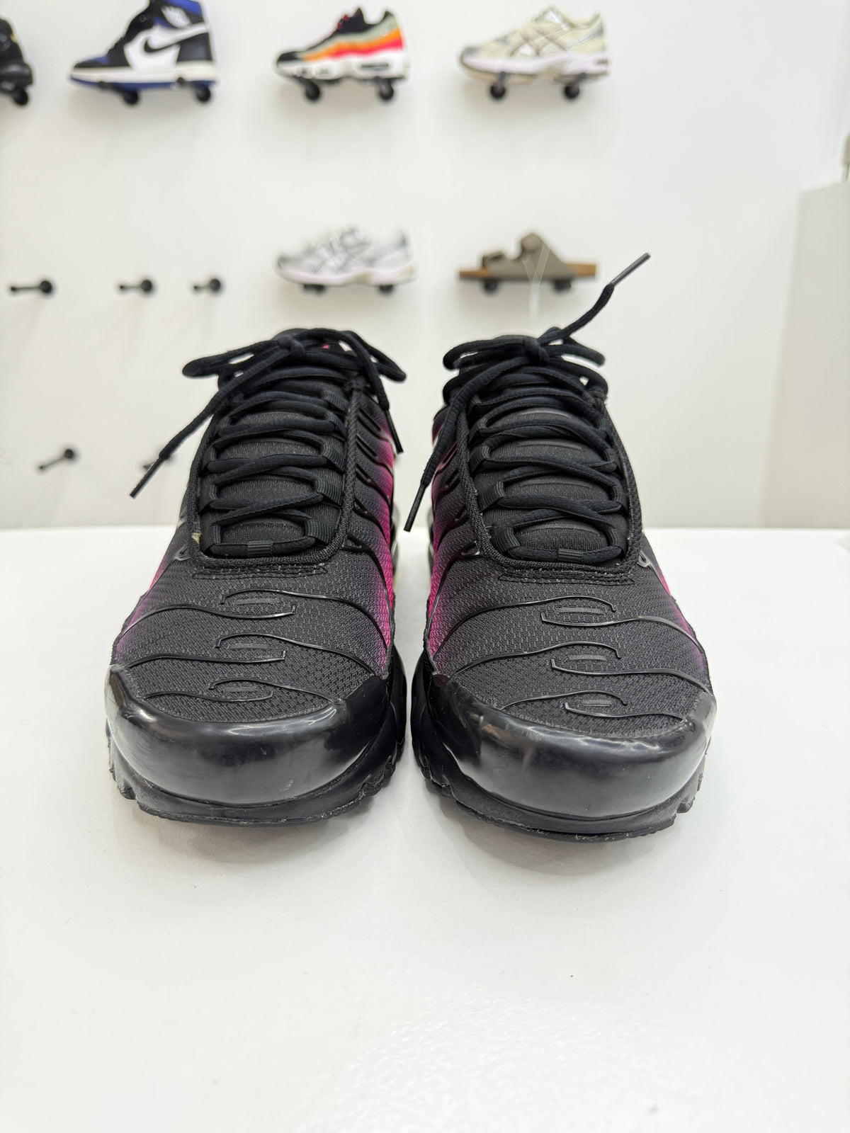 Nike Air Max Plus Noir Hyper Rose Cleantapaire
