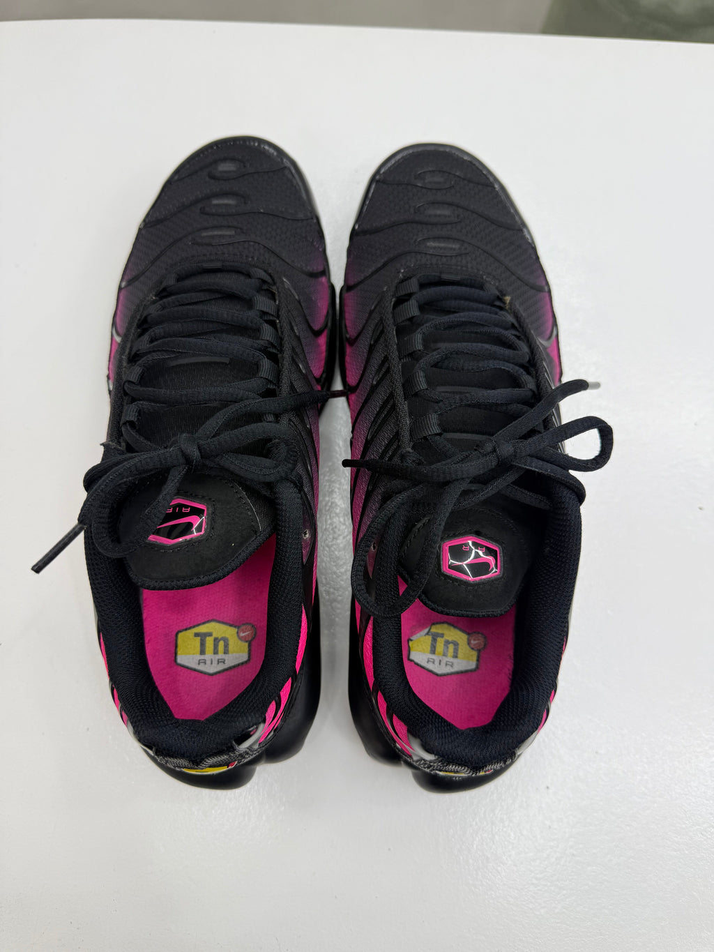 Nike Air Max Plus Noir Hyper Rose Cleantapaire