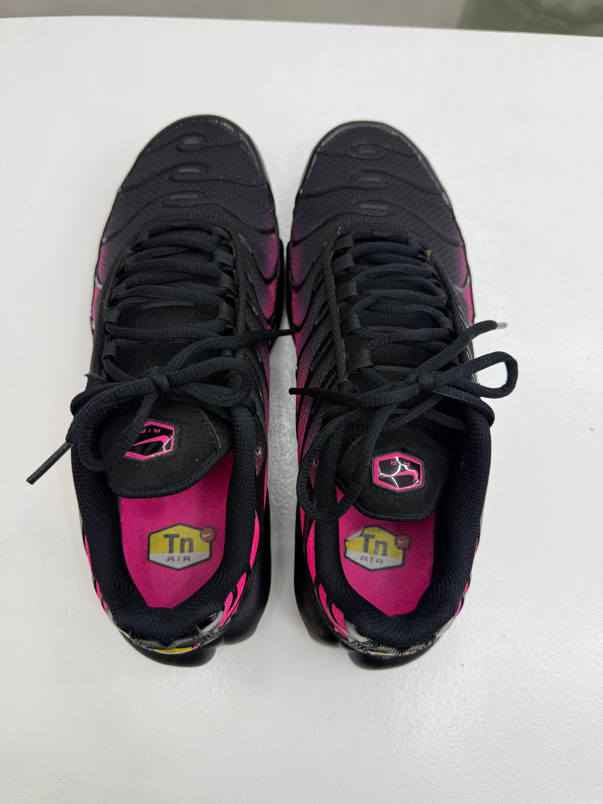 Nike Air Max Plus Noir Hyper Rose Cleantapaire