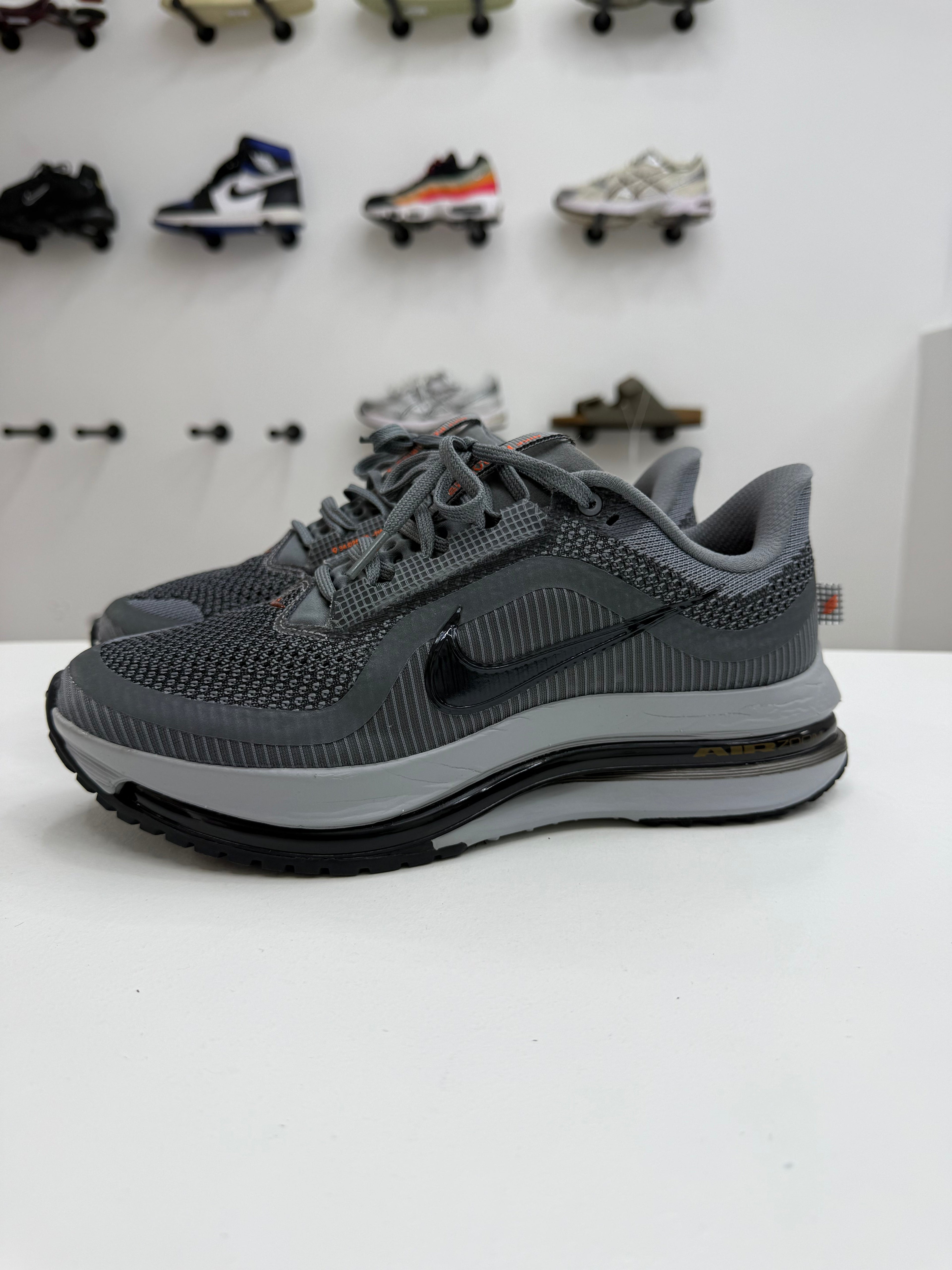 Nike Pegasus Premium - Cool Grey - T.40 Cleantapaire